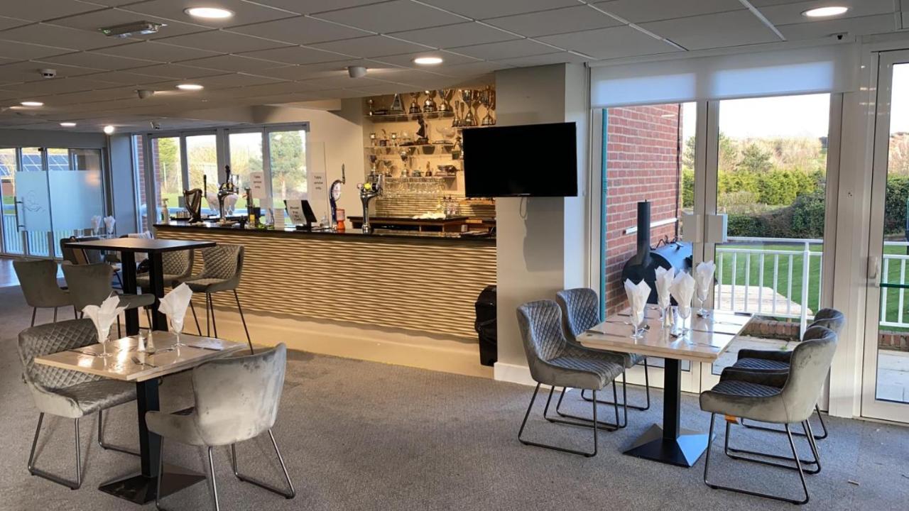 The Vale Golf & Country Club * Bishampton
