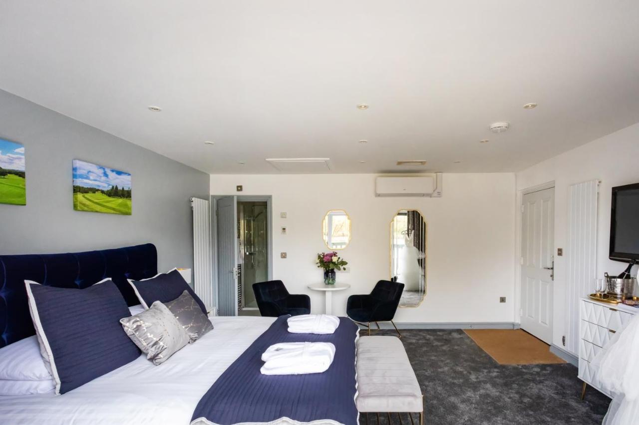 Lodge The Vale Golf & Country Club